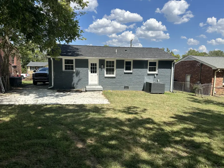 3337 Olsen Ln, Nashville, TN 37218 - #2