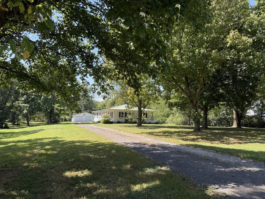645 Neals Ln, Gallatin, TN 37066 - #2
