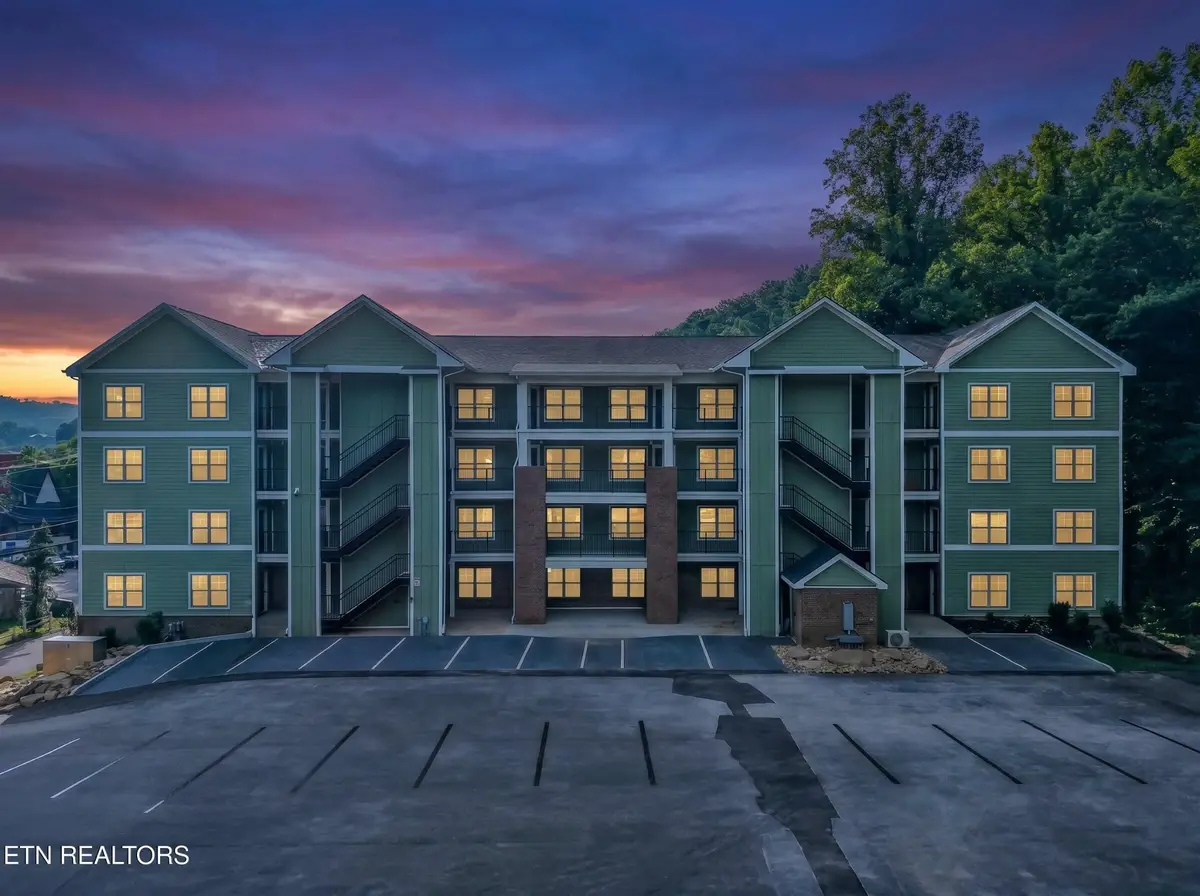 329 Ownby St, Gatlinburg, TN 37738 - #1