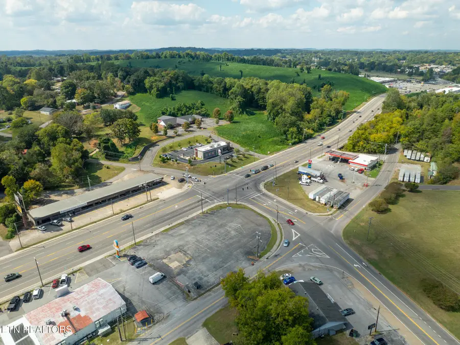 709 S White Street, Athens, TN 37303 - #3