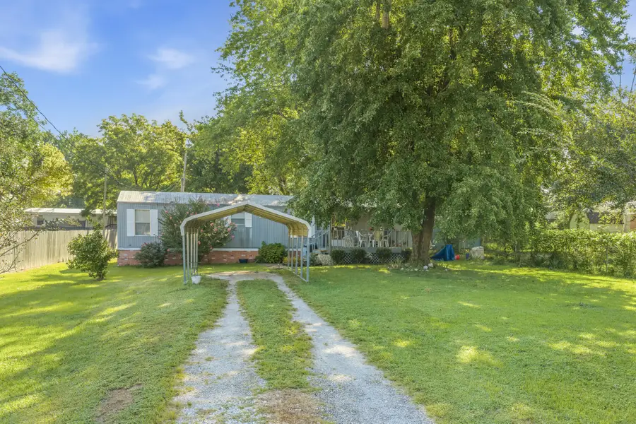 765 Kentucky Ave S, Parsons, TN 38363 - #2