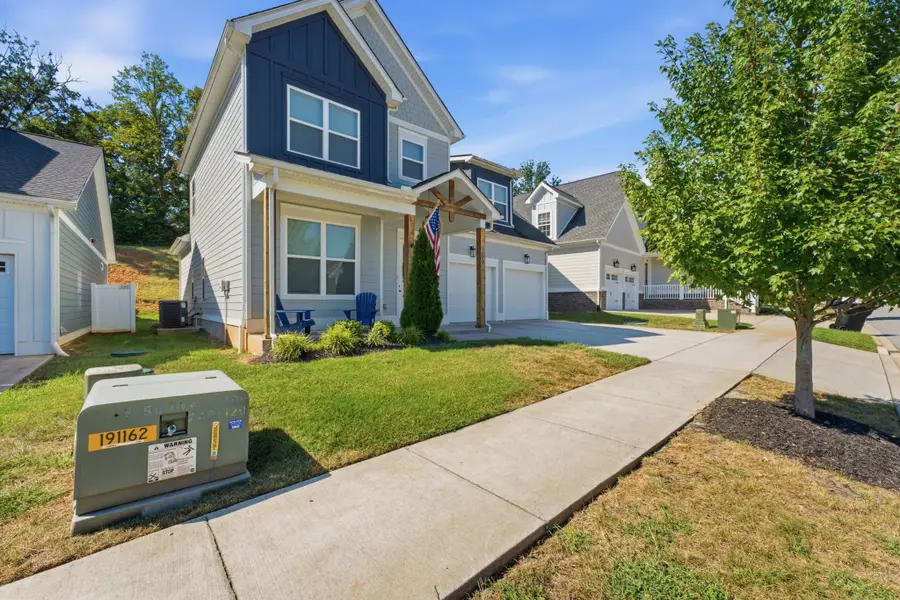 186 Daniel St, Pleasant View, TN 37146 - #2