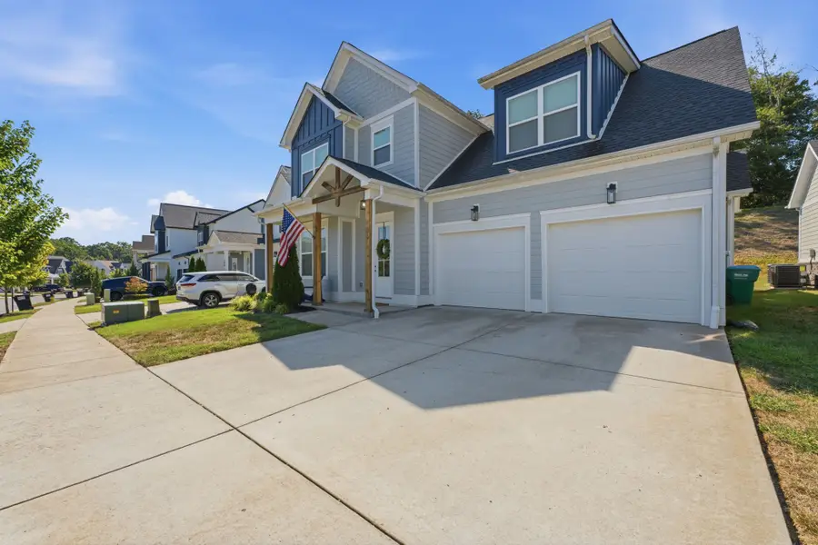 186 Daniel St, Pleasant View, TN 37146 - #3