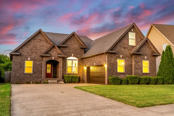 1329 Allmon Dr, Clarksville, TN 37042