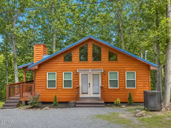 1304 N Oak Court, Sevierville, TN 37876
