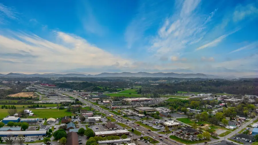 601 E Bruce St, Sevierville, TN 37862 - #2