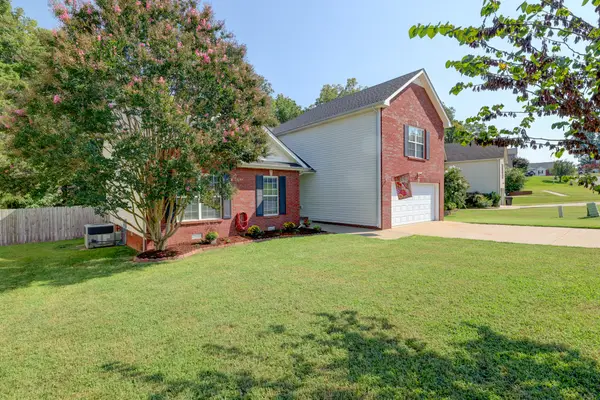 3141 Holly Pt, Clarksville, TN 37043
