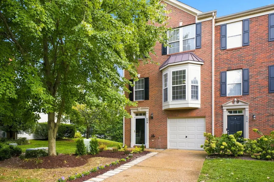 608 Huffine Manor Cir, Franklin, TN 37067 - #2