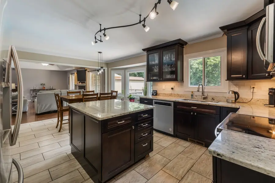 1025 Claremont Dr, Columbia, TN 38401 - #2
