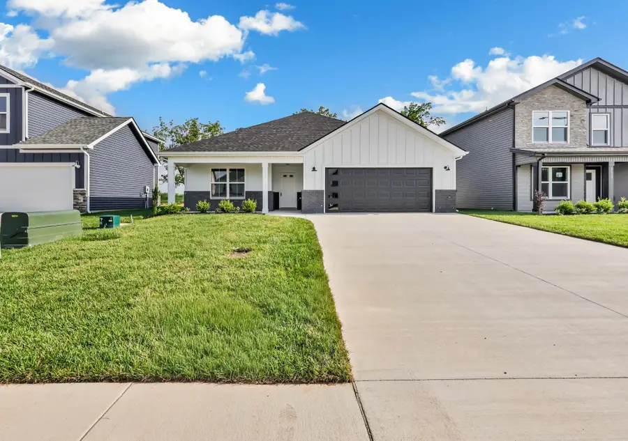 2677 Brewster Dr, Clarksville, TN 37042 - #2