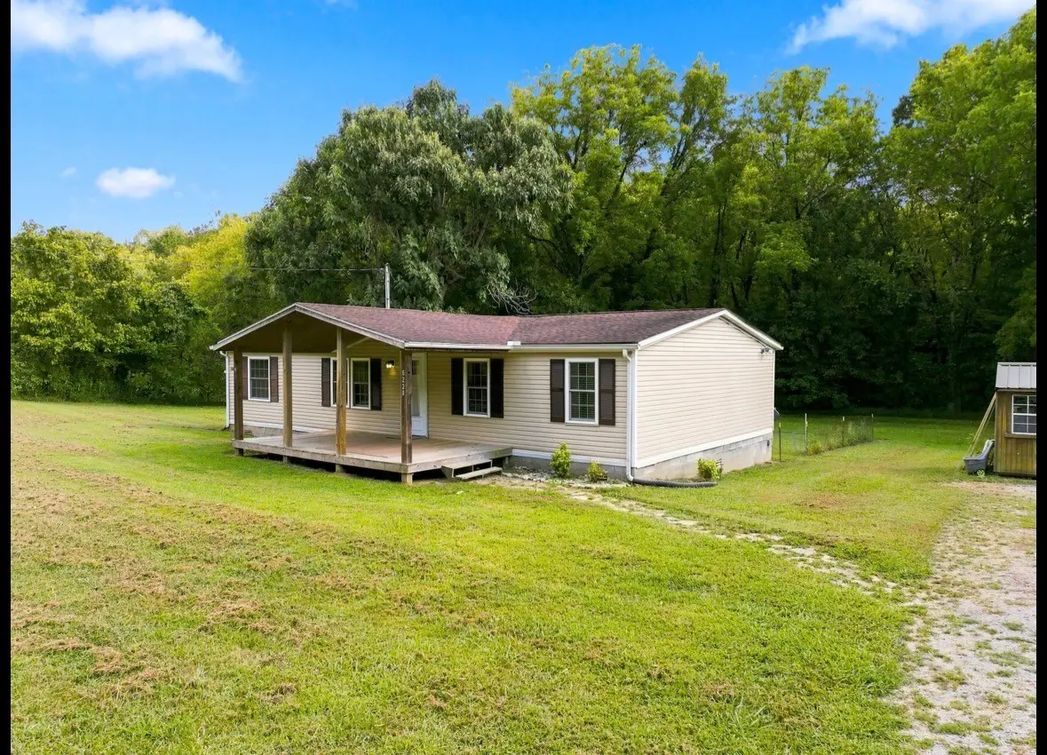 6220 Walker Creek Rd, Alexandria, TN 37012 - #1