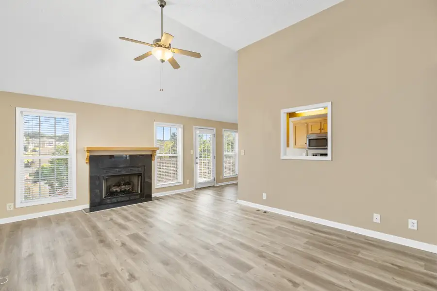 1383 Ambleside Dr, Clarksville, TN 37040 - #3