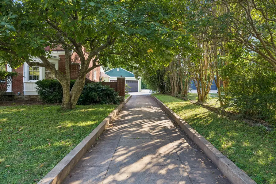 1310 Riverwood Dr, Nashville, TN 37216 - #3