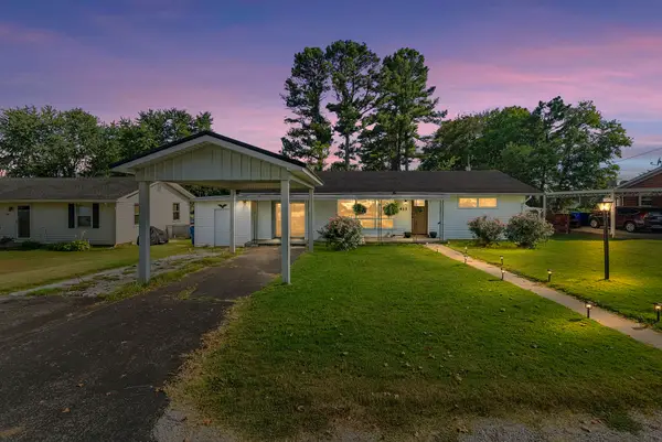 413 Sampson Ave, Adairville, KY 42202