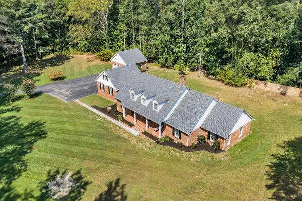 416 Powers Rd, Manchester, TN 37355