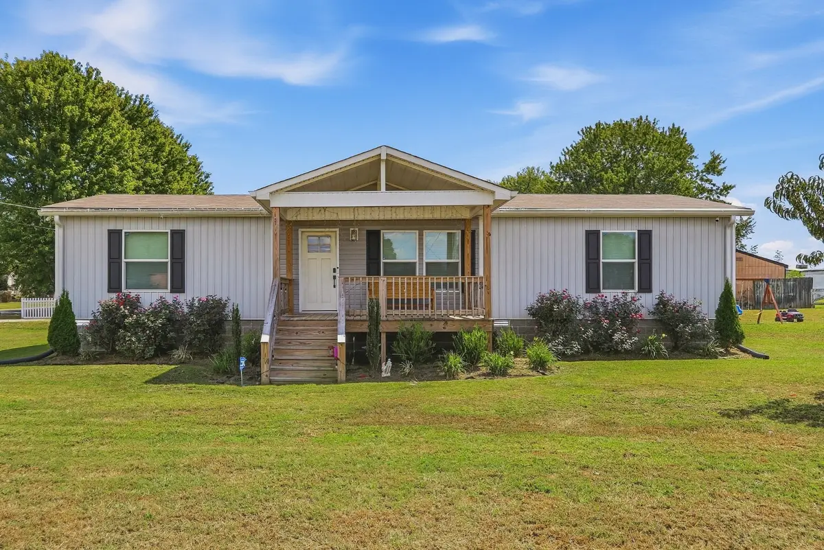 136 Hawkins Dr, Smithville, TN 37166 - #1