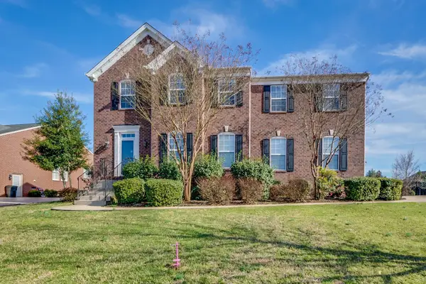 1058 Avery Trace Cir, Hendersonville, TN 37075