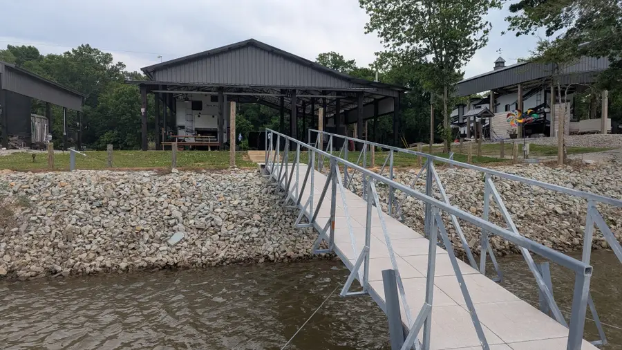 1434 S River Front Dr, Clifton, TN 38425 - #2