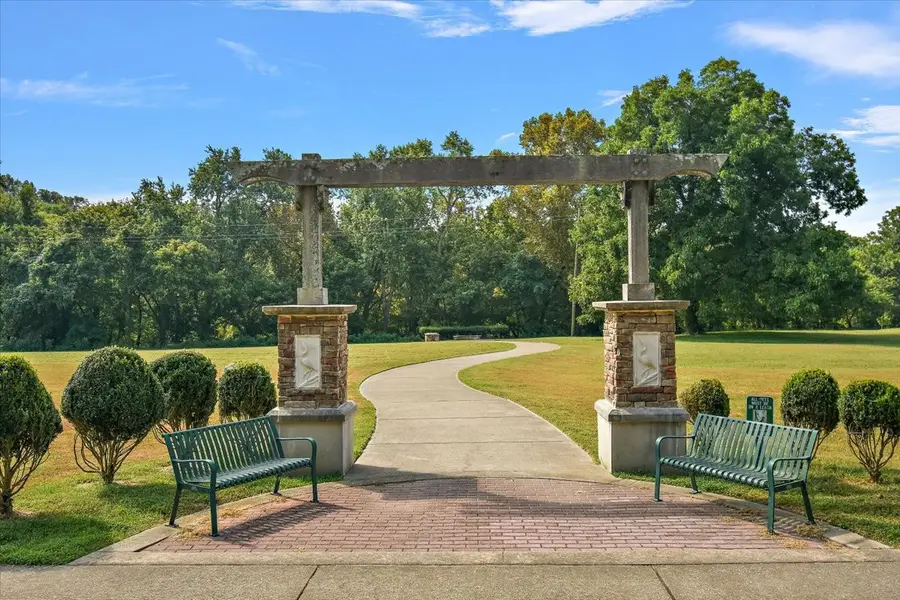 211 Riverside Dr, Columbia, TN 38401 - #3