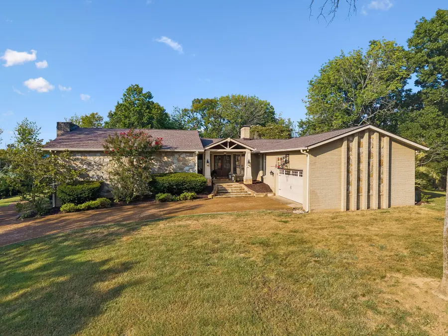 8112 Vaden Dr, Brentwood, TN 37027 - #2