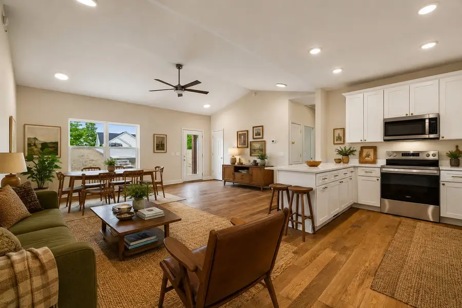 551 Skyview Dr, Ashland City, TN 37015 - #2