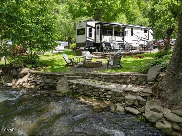 4229 E Parkway, Gatlinburg, TN 37738