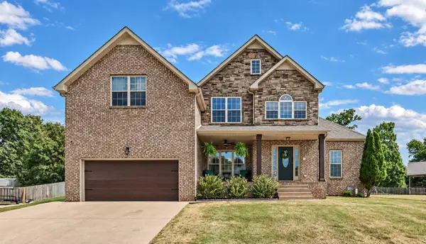 105 Ridgepoint Ct, Clarksville, TN 37040
