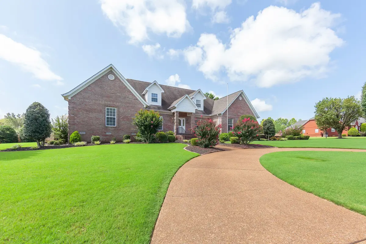 10 Bentwillow Cv, Jackson, TN 38305 - #1