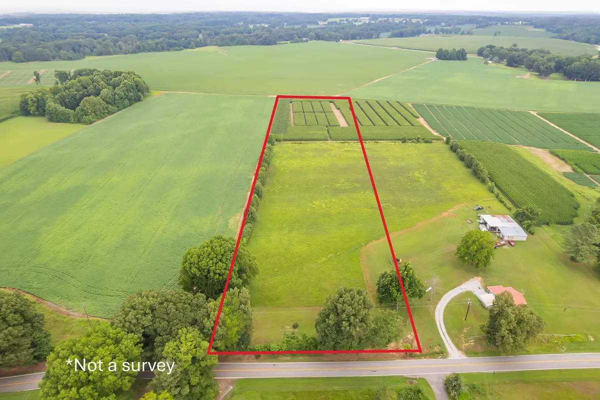 1069 Cotton Grove Rd, Jackson, TN 38305 - #1