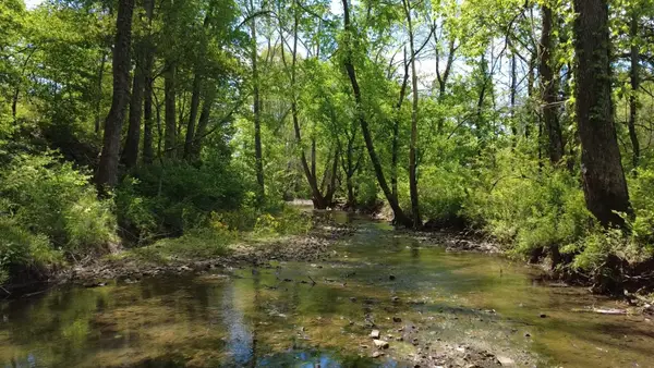 293 E Piney Rd, Dickson, TN 37055