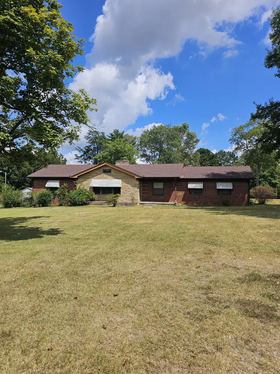 1026 Union St, Shelbyville, TN 37160 - #2