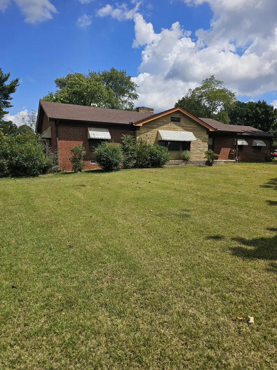 1026 Union St, Shelbyville, TN 37160 - #3