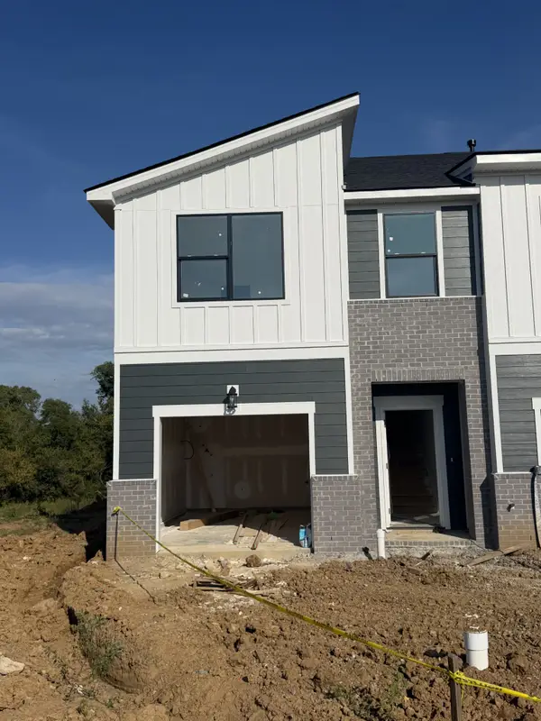 1172 Old Creek Bend, Gallatin, TN 37066