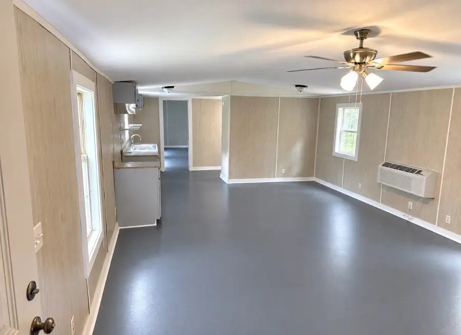212 Poplar Dr, Beechgrove, TN 37018 - #3