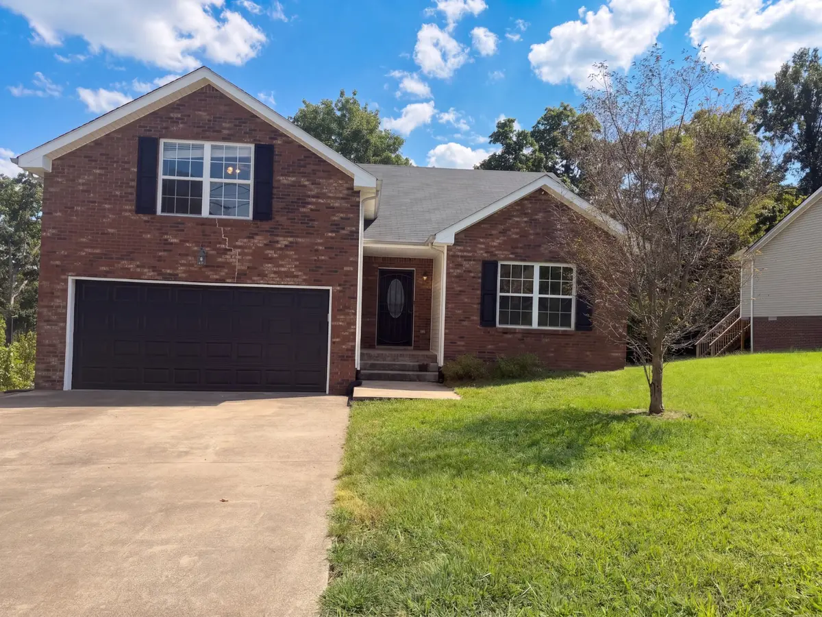 3148 Brook Hill Dr, Clarksville, TN 37042 - #1