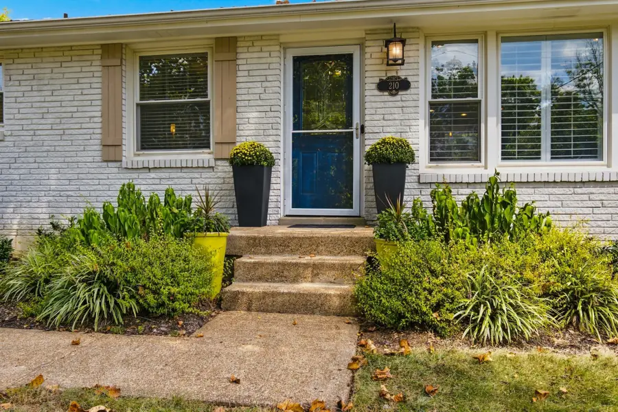 210 Wauford Dr, Nashville, TN 37211 - #2