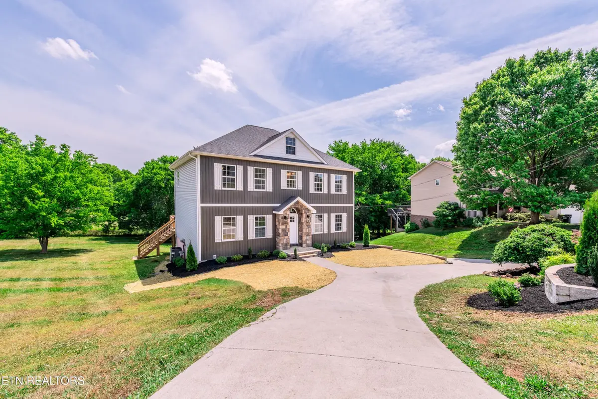 1336 Zachary Taylor Rd, Knoxville, TN 37922 - #1