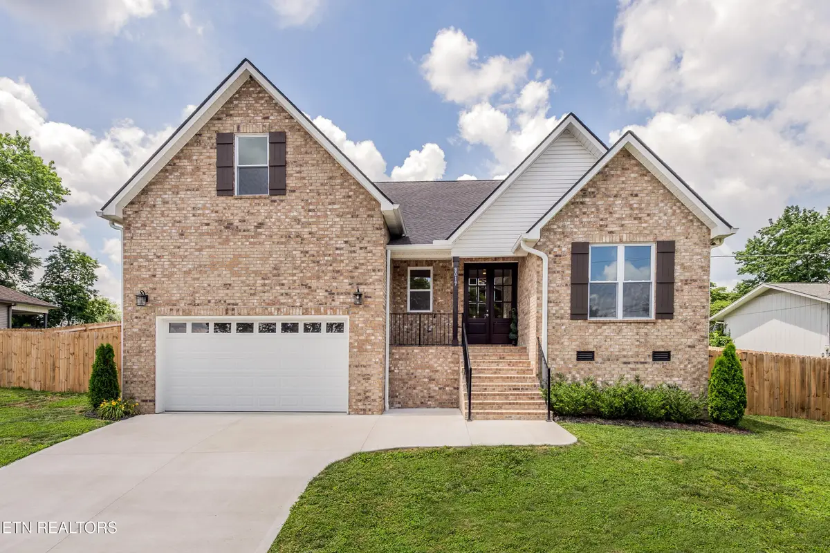 8017 Little Joe Rd, Powell, TN 37849 - #1