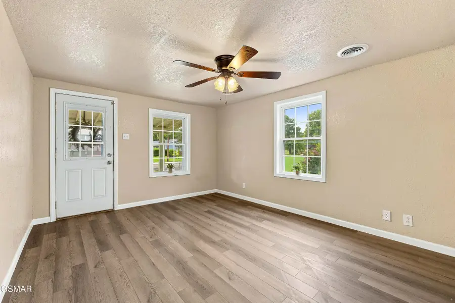 211 Henderson Avenue, Sevierville, TN 37862 - #2