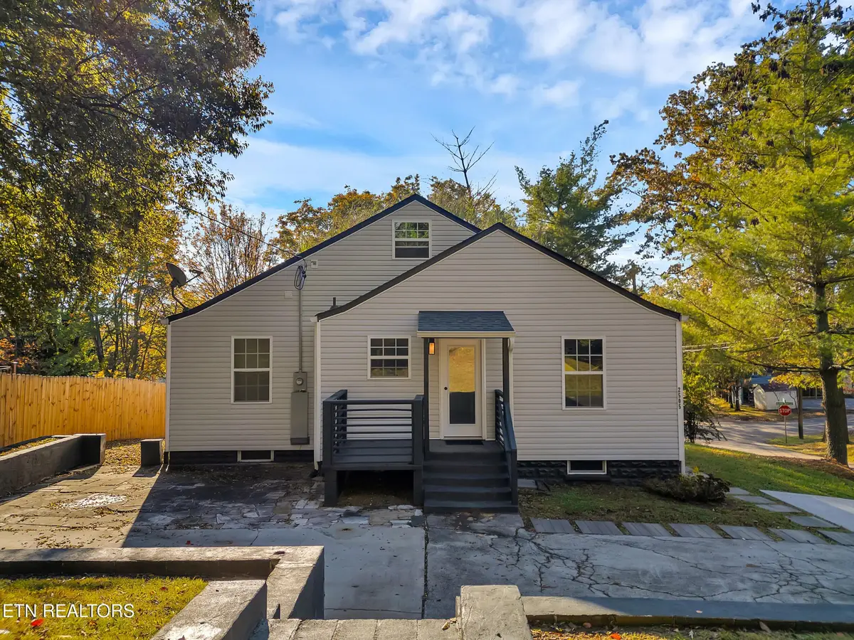 2505 Buffat Mill Rd, Knoxville, TN 37917 - #1
