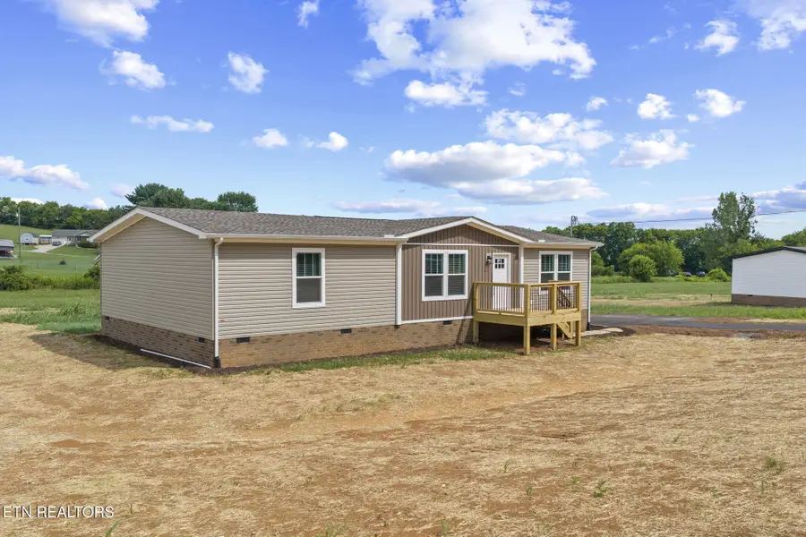 3209 Sweetwater Vonore Rd, Sweetwater, TN 37874 - #3