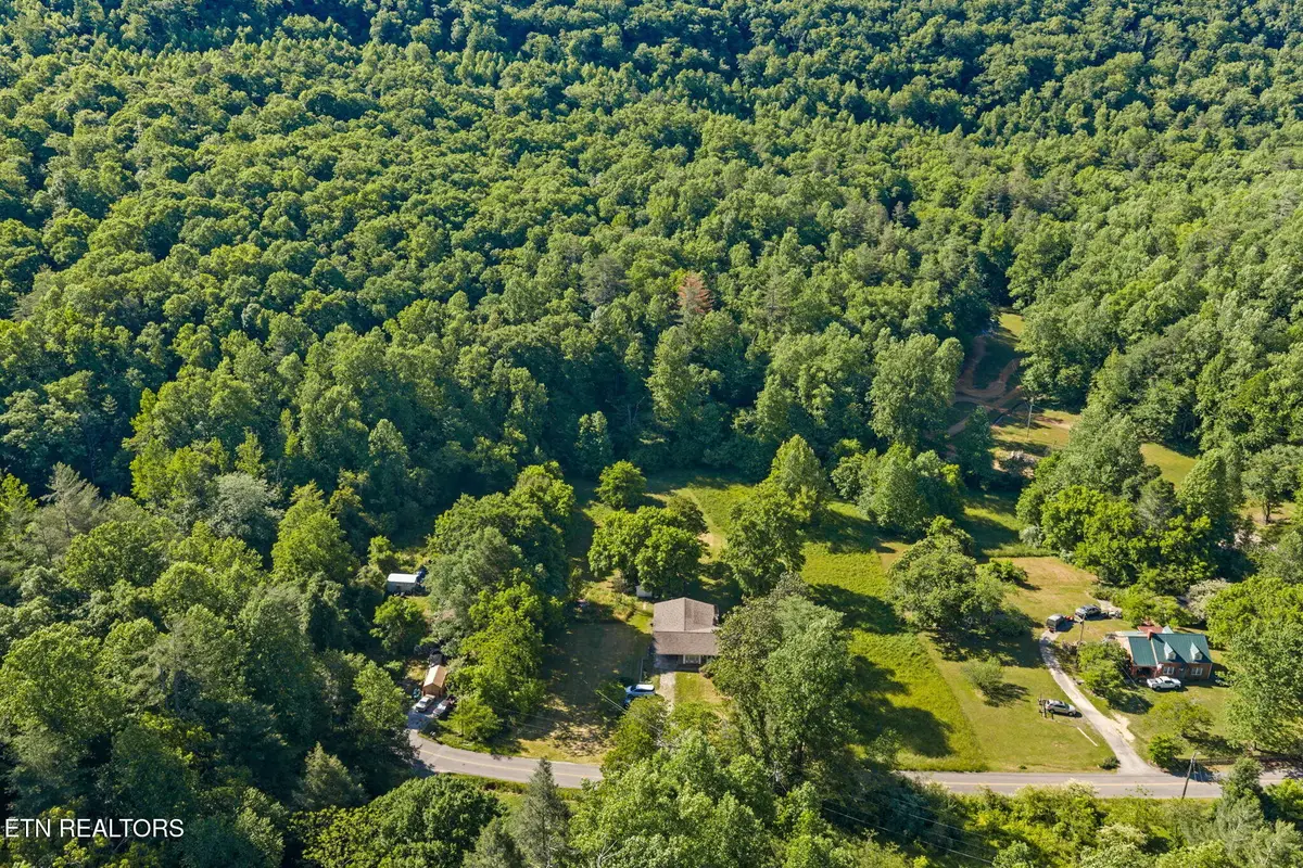 369 Back Valley Rd, Oliver Springs, TN 37840 - #1