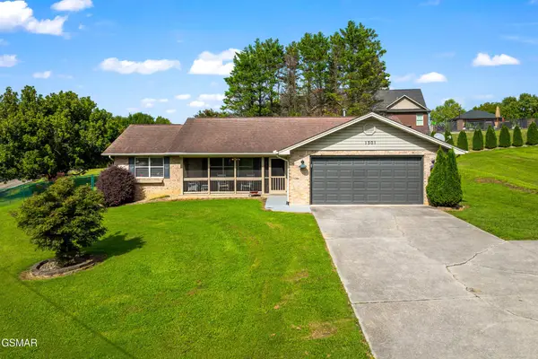 1301 Snappwood Drive, Sevierville, TN 37862