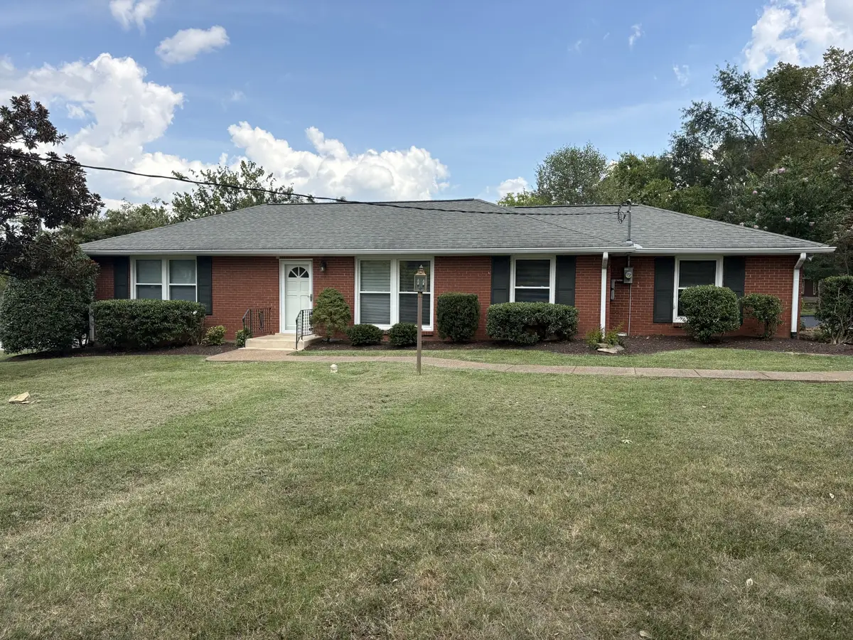 716 N Graycroft Ave, Madison, TN 37115 - #1