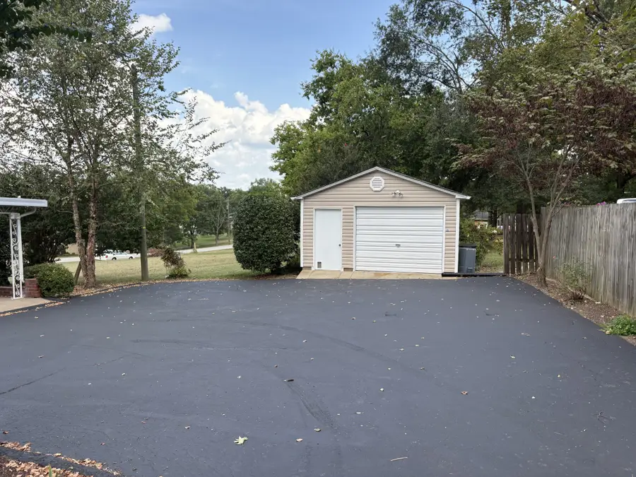 716 N Graycroft Ave, Madison, TN 37115 - #3