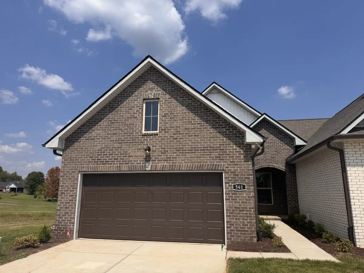 561 W Foxrun, Springfield, TN 37172 - #1