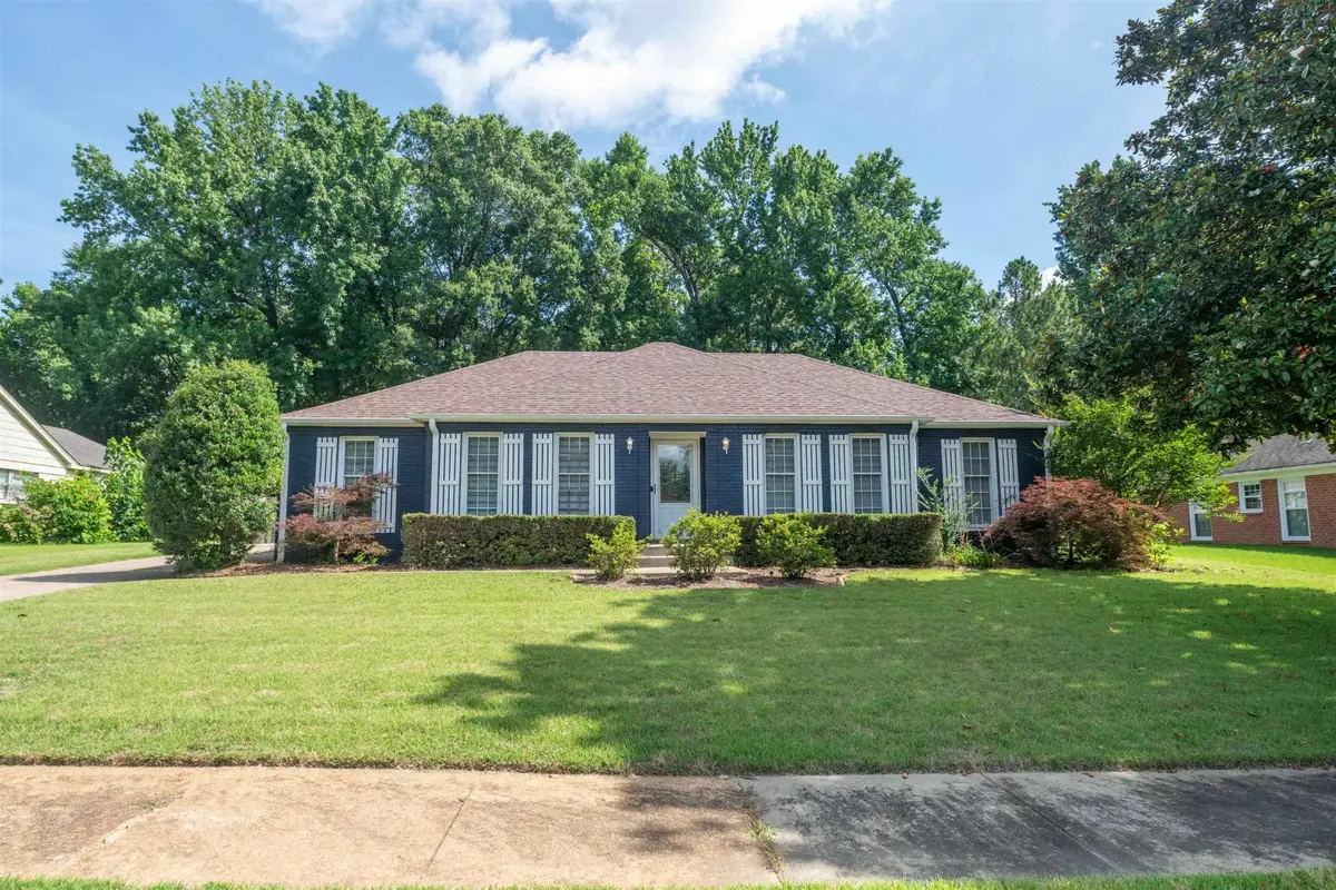 6102 Sugar Tree Dr, Bartlett, TN 38134 - #1