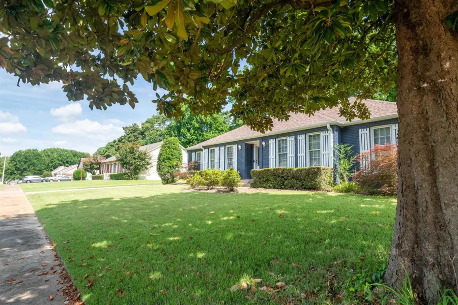 6102 Sugar Tree Dr, Bartlett, TN 38134 - #3
