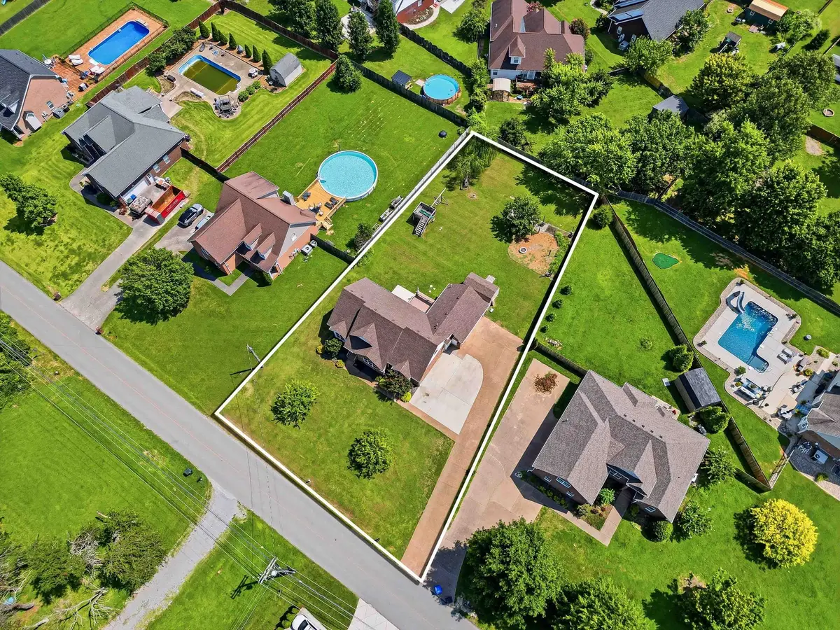 736 N Palmers Chapel Rd, White House, TN 37188 - #1