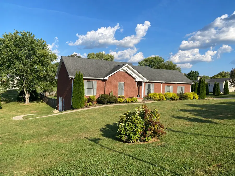 301 Locust Rd, Clarksville, TN 37043 - #2